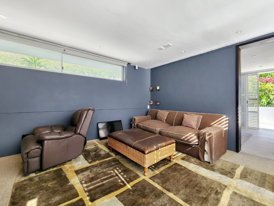 5 Bedroom Property for Sale in Fresnaye Western Cape
